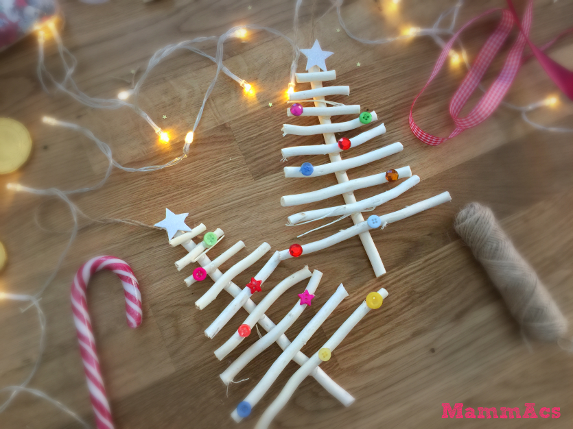 Addobbi natalizi con bastoncini di legno mammacs for Bastoncini di legno lavoretti