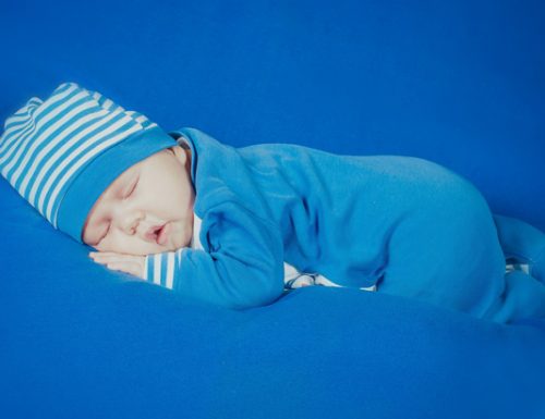 Il neonato dorme scoperto? Dipende dal grasso bruno