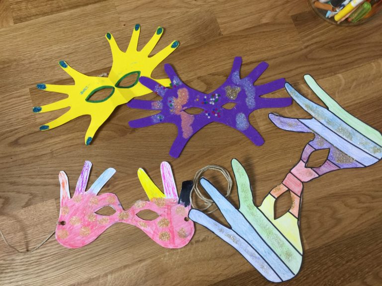 8 PEZZI MANO APPICCICOSA PATATINE DIVERTENTE FESTA PARTY