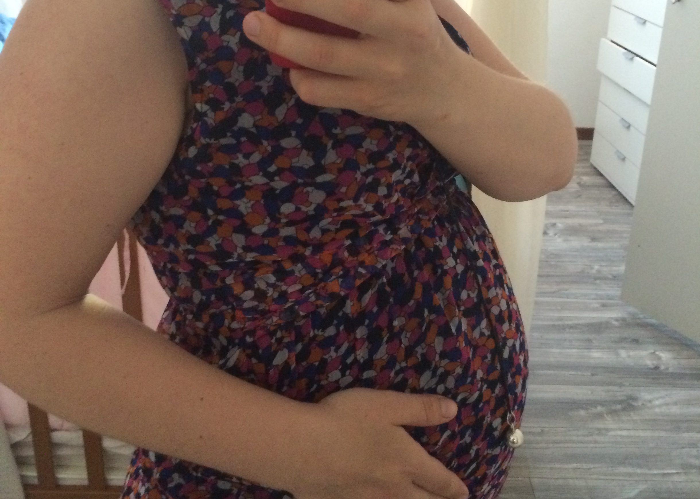 Vestirsi in gravidanza: suggerimenti e piccoli trucchi