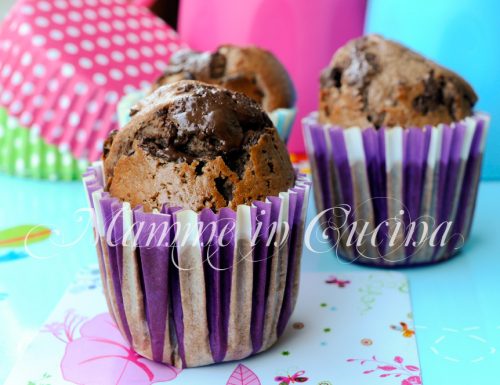 Muffin al cacao ripieni al cioccolato ricetta veloce