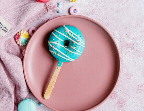 Cake-Pop Donut al latte di mandorla senza lattosio e senza glutine – Ricetta da 36 mesi -dolce o merenda per bambini intolleranti